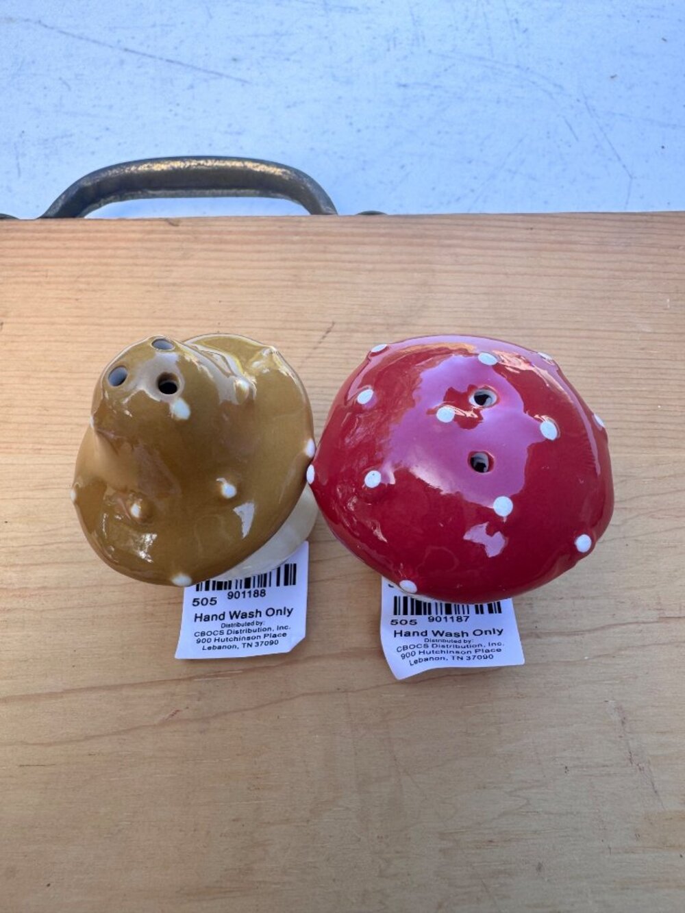 Cracker Barrel Mini Mushroom Salt Pepper Shakers Red Brown Ceramic Woodland - Picture 3 of 8